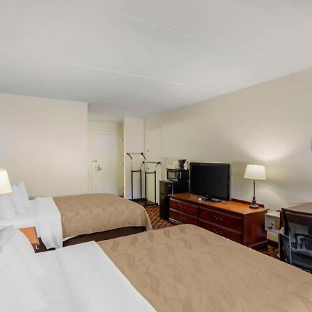 Quality Inn Enola - Harrisburg Bagian luar foto