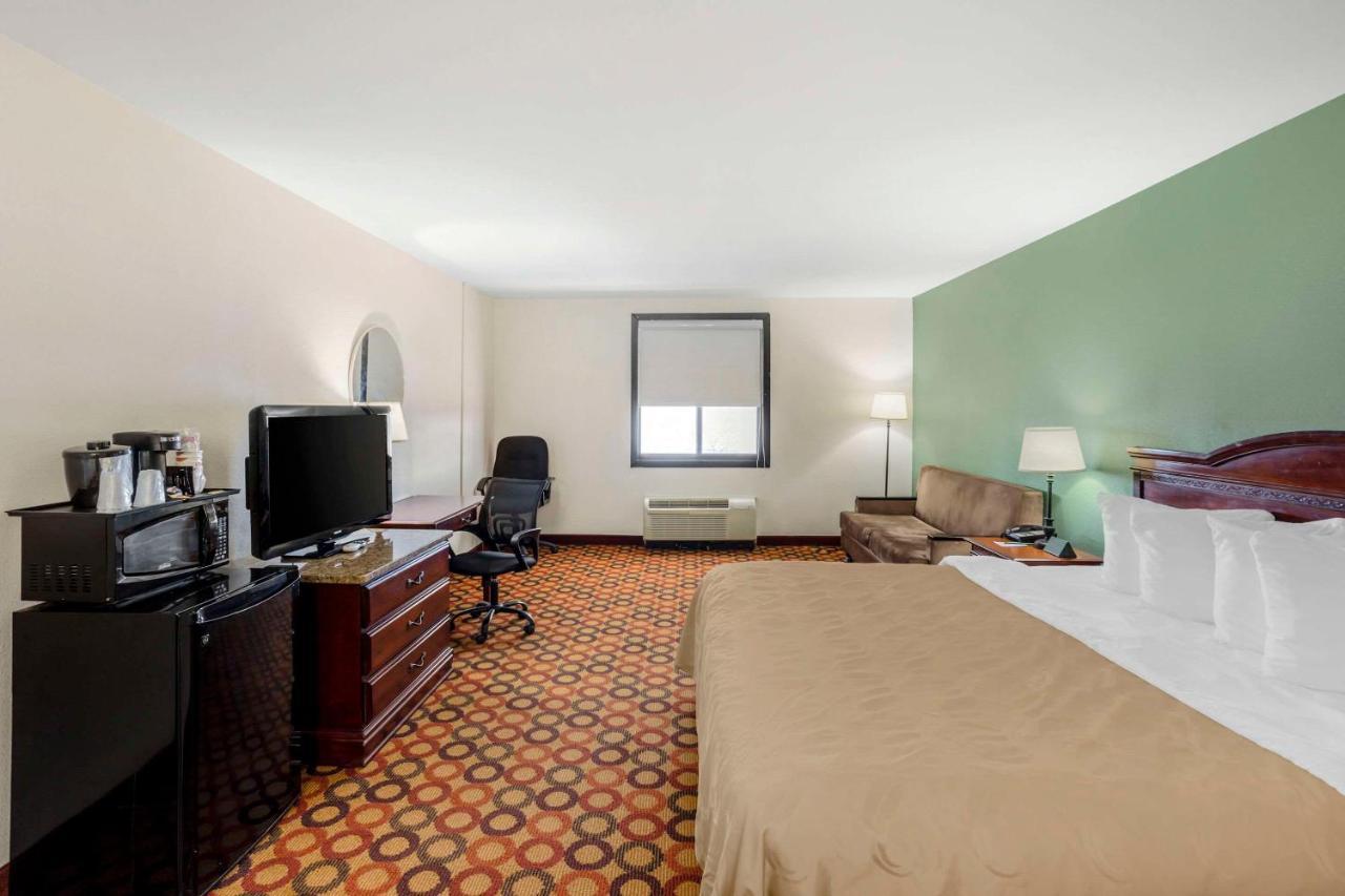 Quality Inn Enola - Harrisburg Bagian luar foto