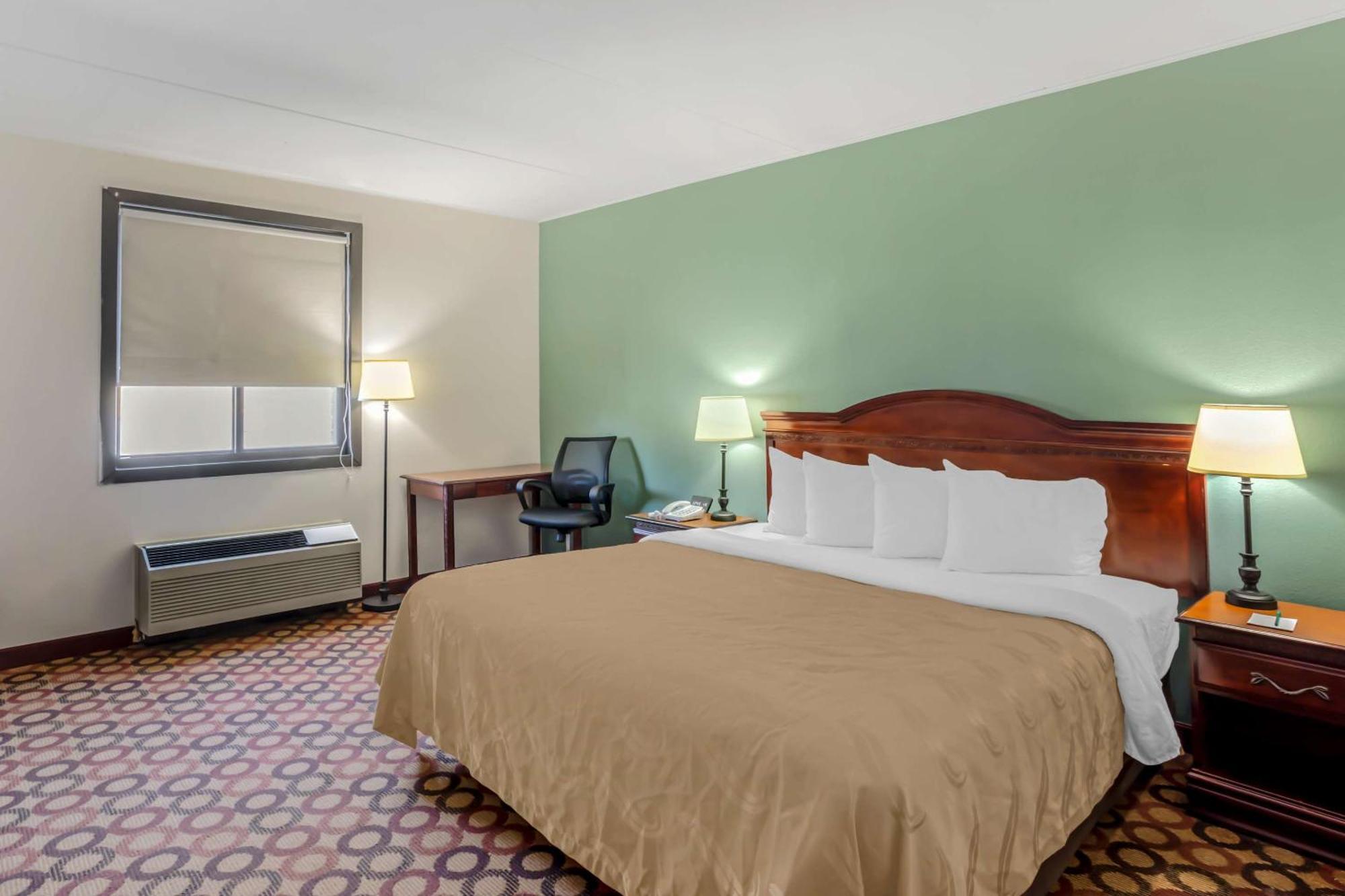 Quality Inn Enola - Harrisburg Bagian luar foto