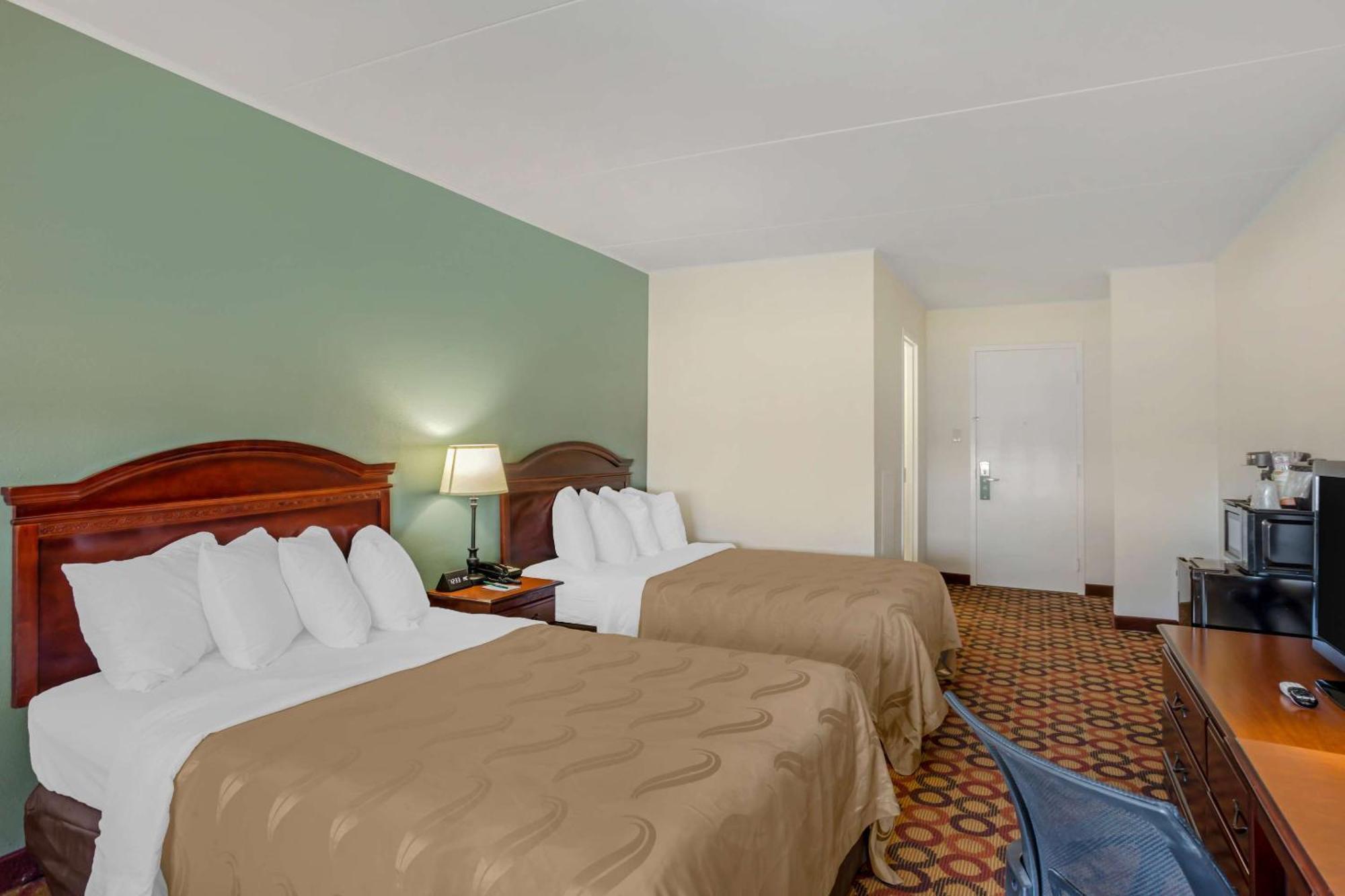 Quality Inn Enola - Harrisburg Bagian luar foto