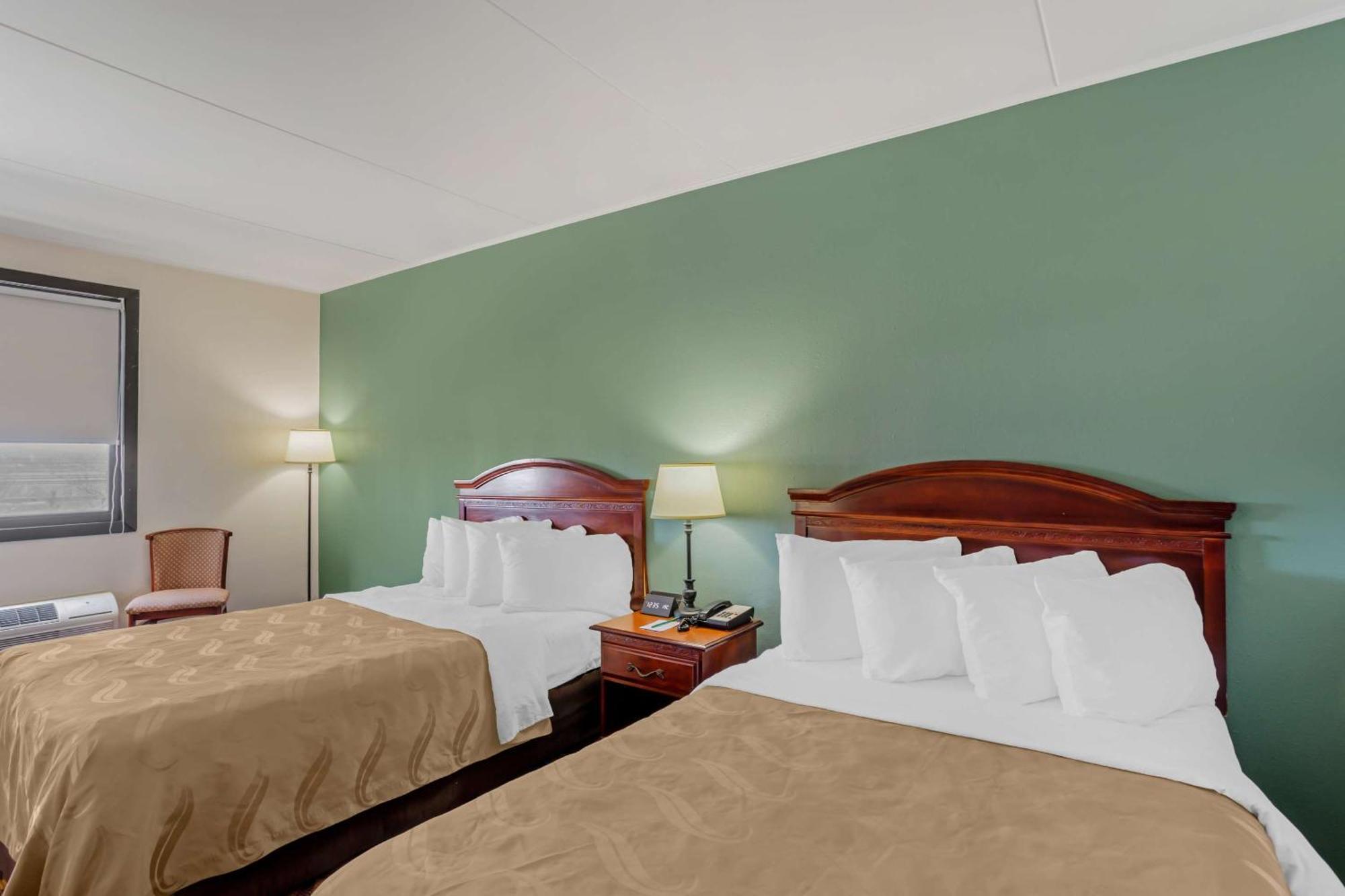 Quality Inn Enola - Harrisburg Bagian luar foto